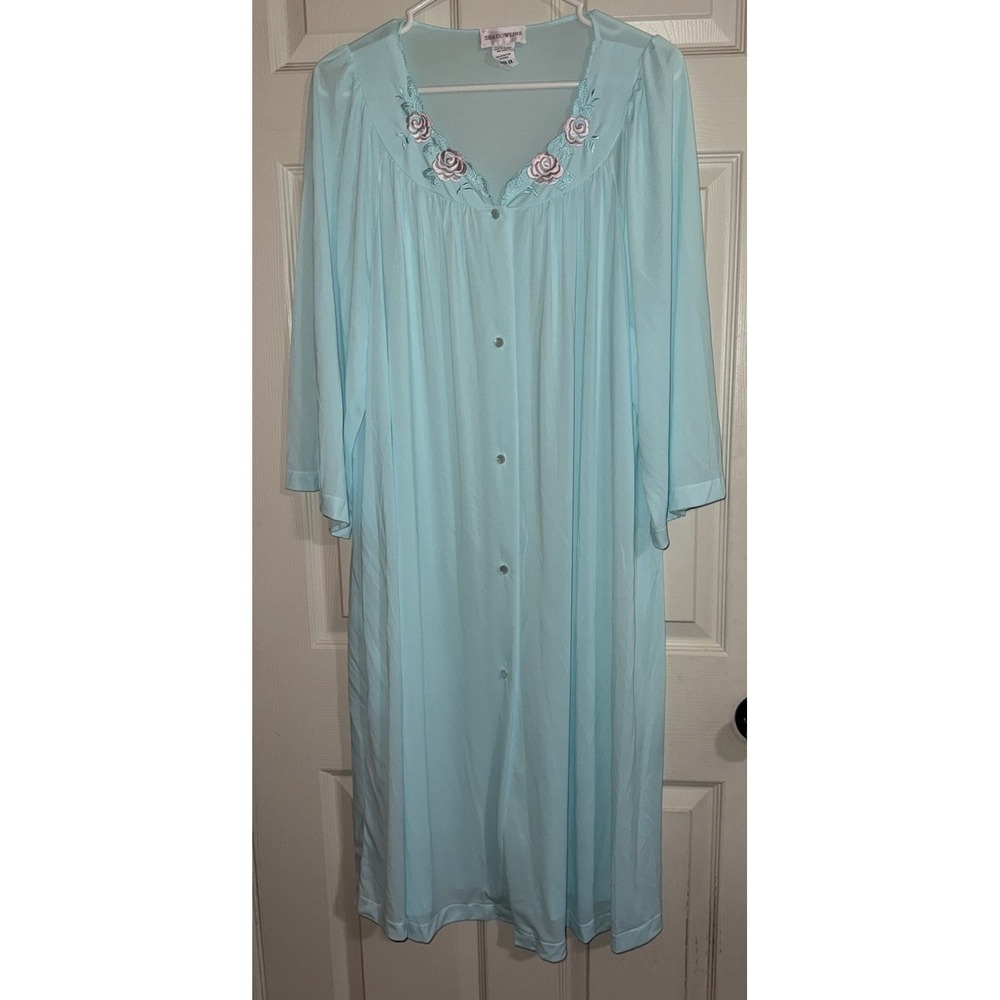 Vintage‎ Shadowline Light  Blue Short Sleeve Knee Length Rose Buds 2x